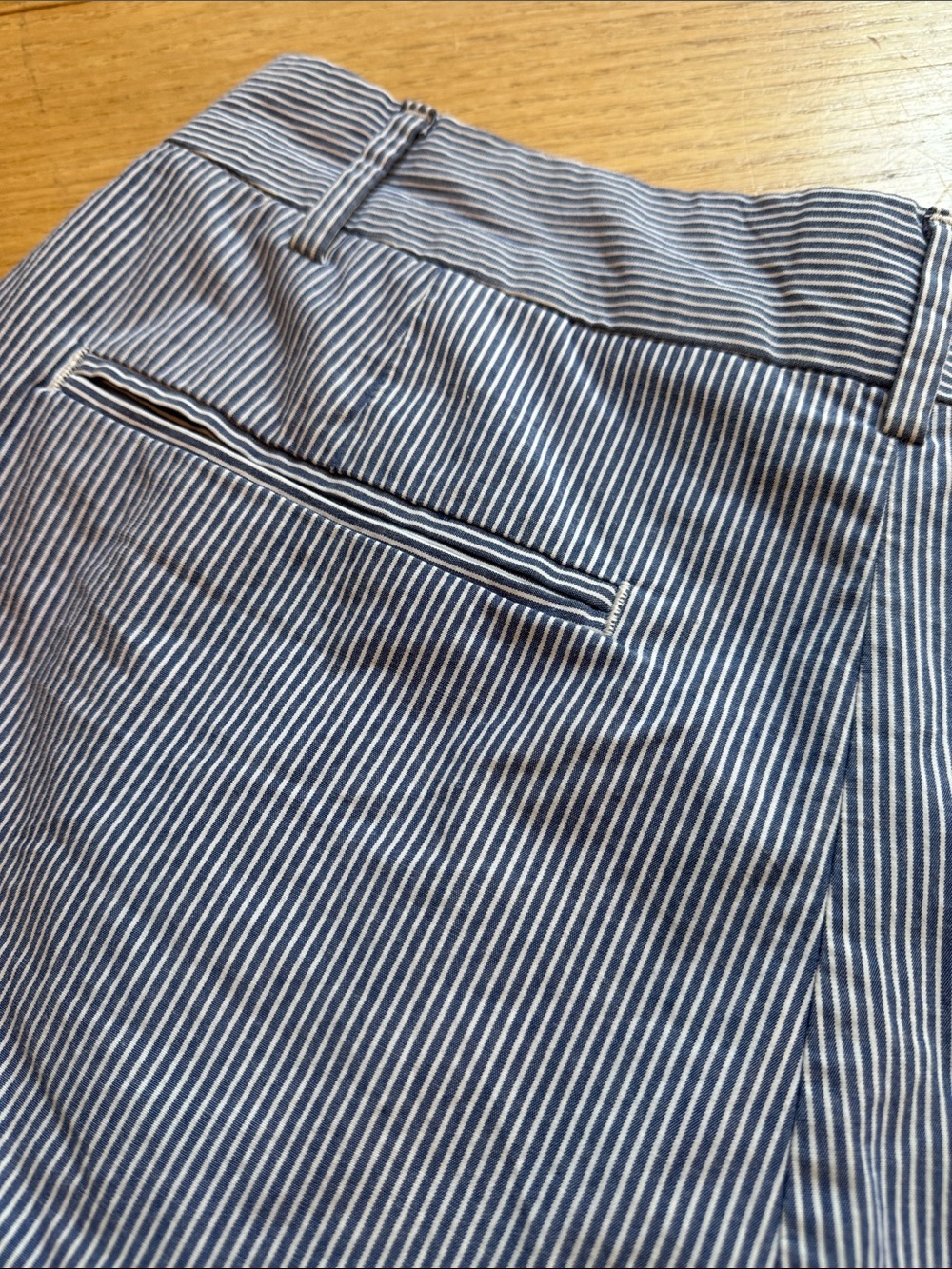 Banana Republic Navy and White Striped 4” pleated Shorts, size 12 - Picture 12 of 12